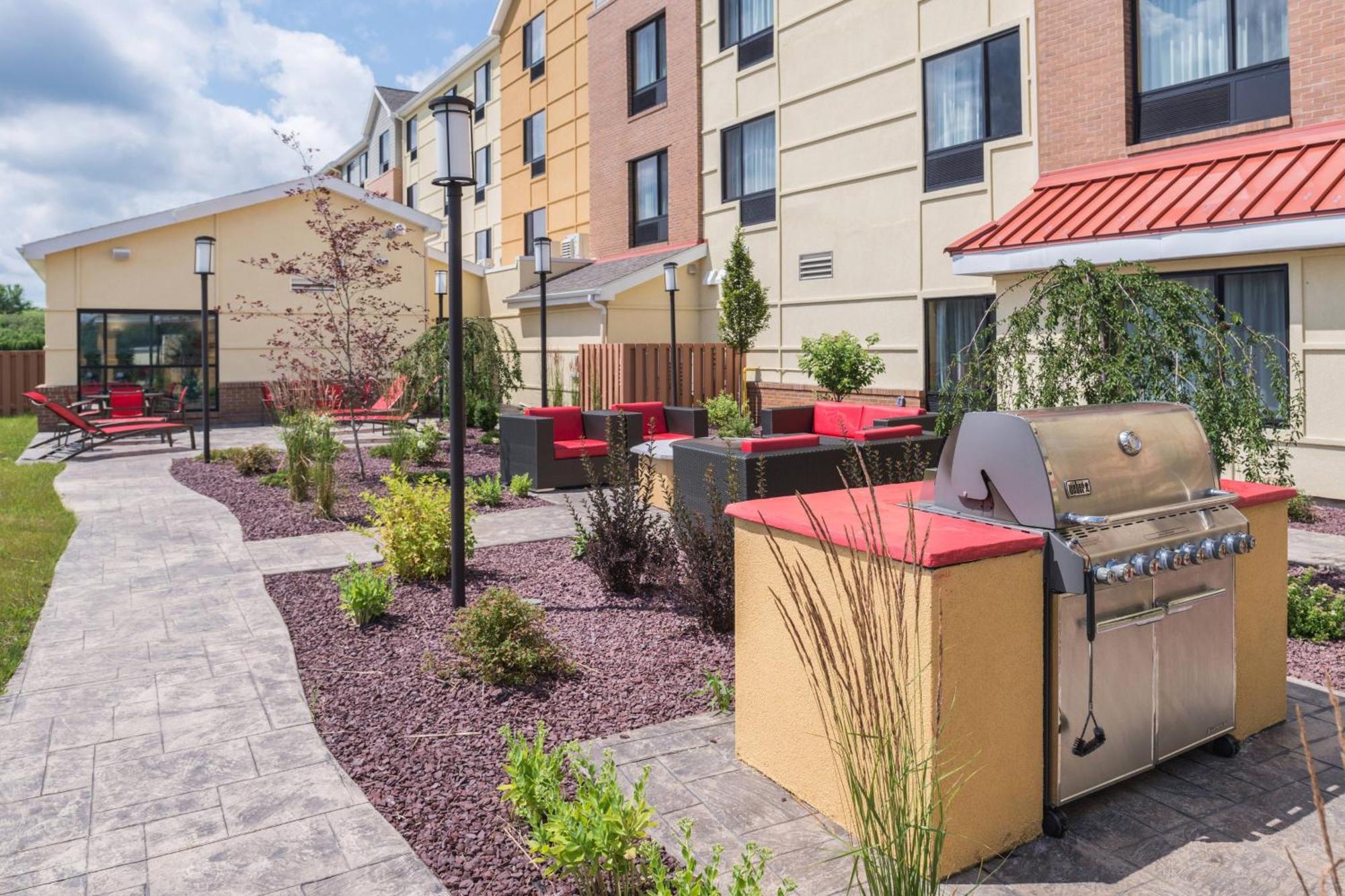 Towneplace Suites By Marriott New Hartford Esterno foto