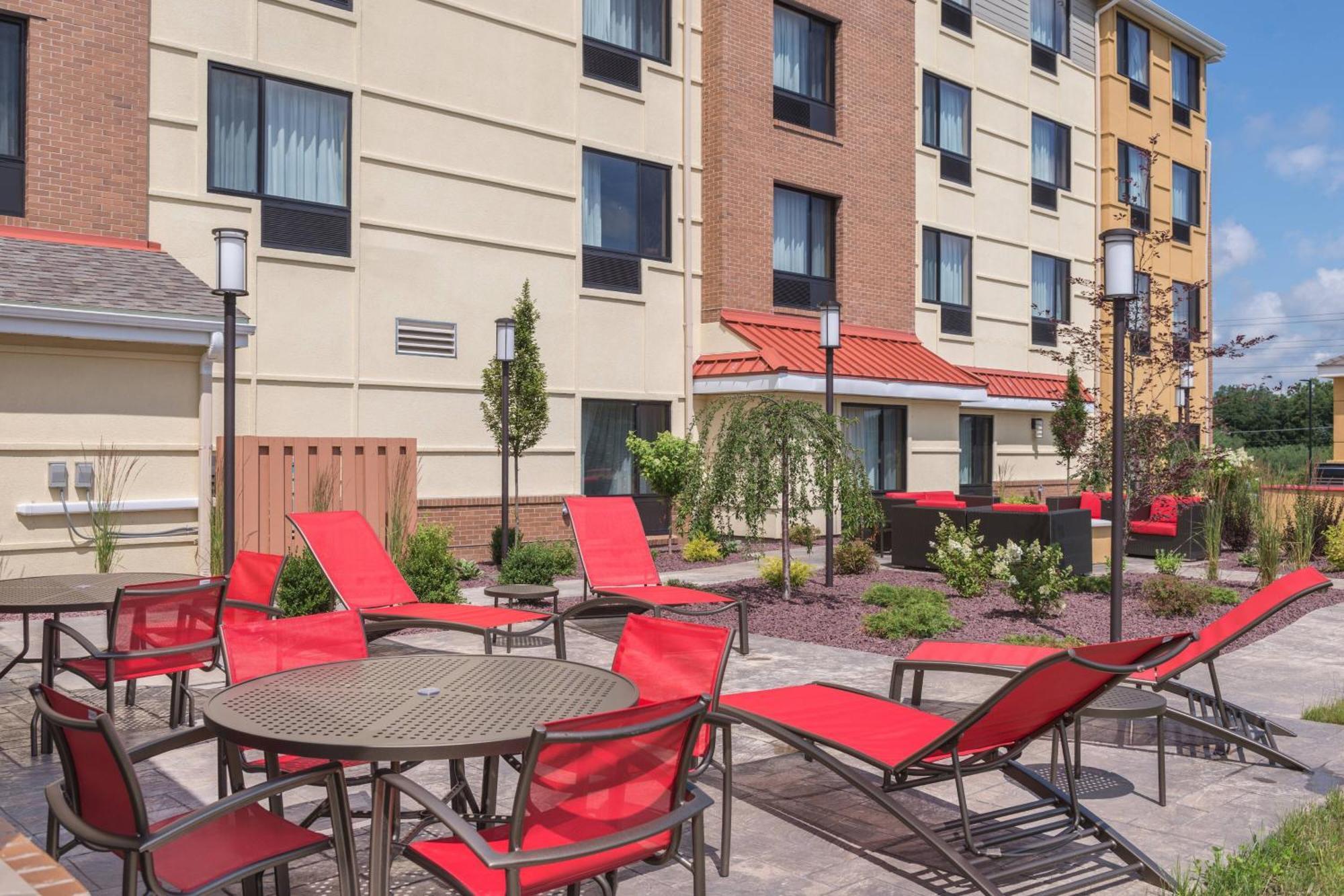 Towneplace Suites By Marriott New Hartford Esterno foto