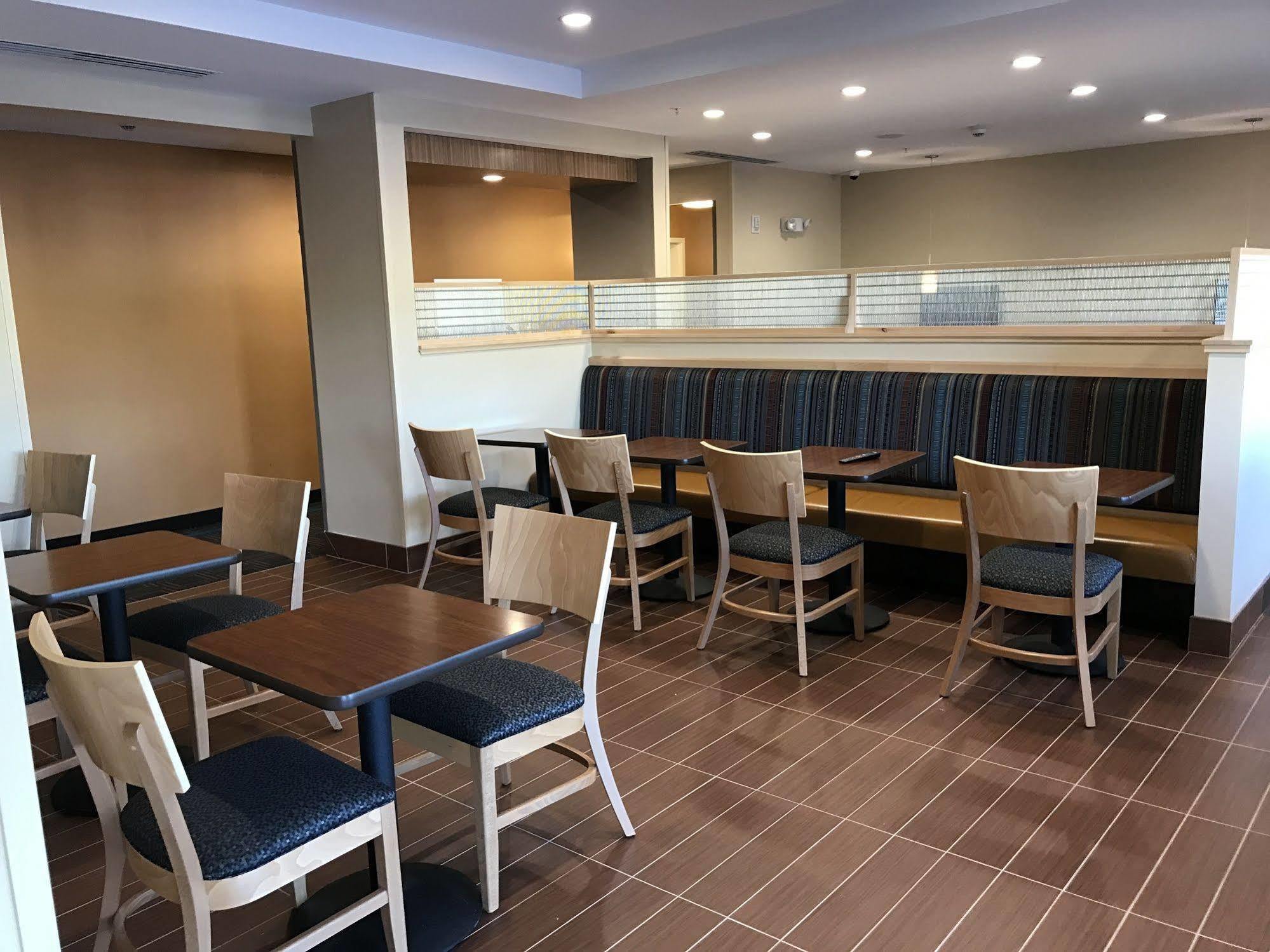 Towneplace Suites By Marriott New Hartford Esterno foto