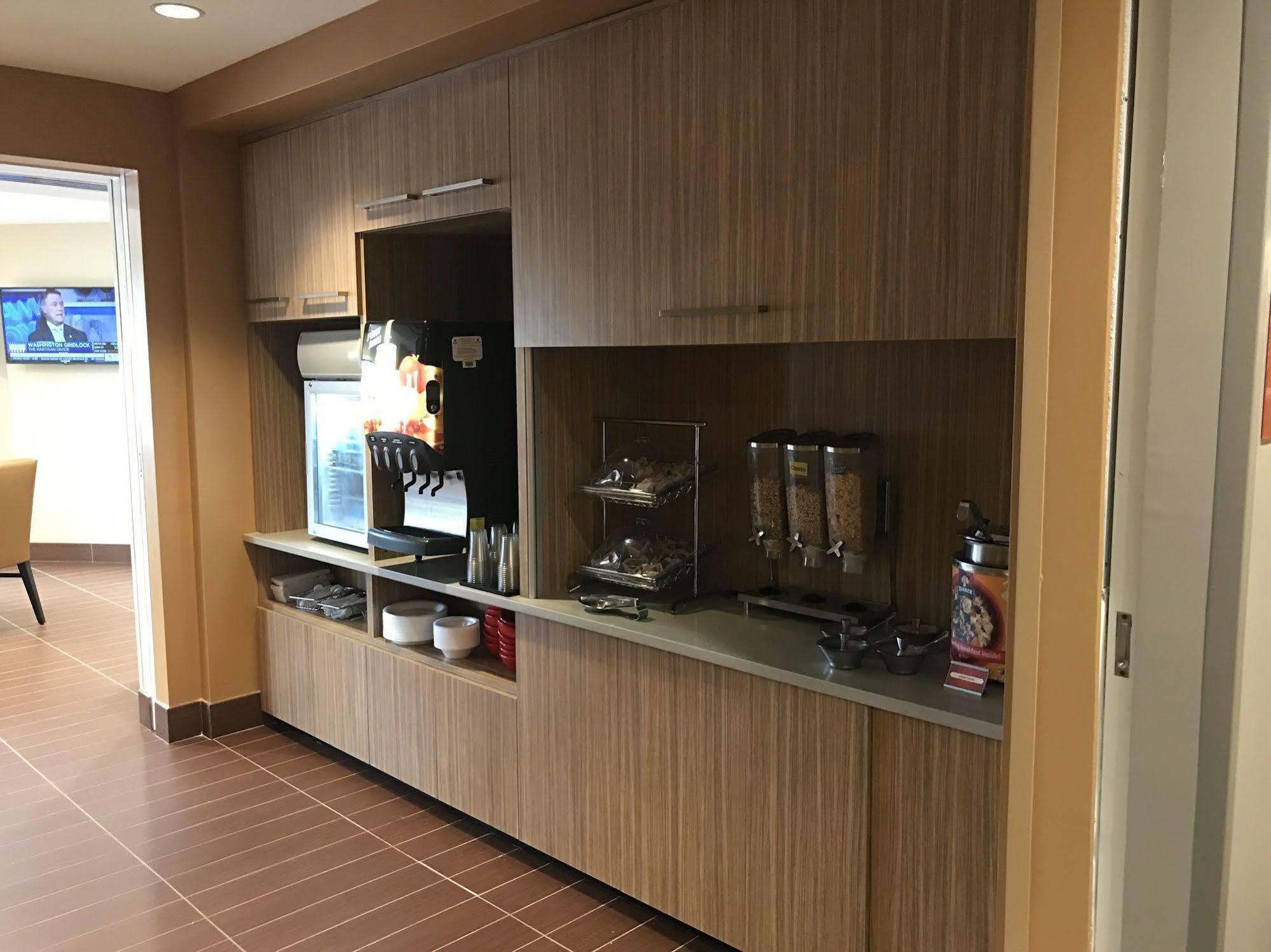 Towneplace Suites By Marriott New Hartford Esterno foto